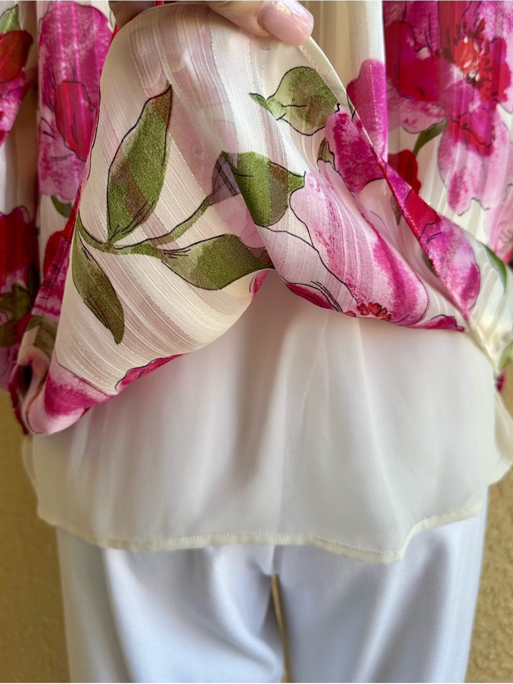 JOIE designs pink floral lined top with metallic thread accent - Picture 9 of 11